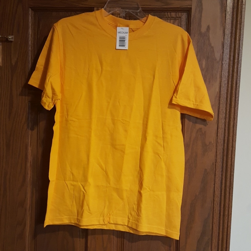 Medium solid colored ntg short sleeve t shirt